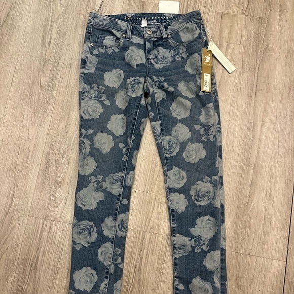 LC Lauren Conrad Denim - NWT Lauren Conrad Malibu Blue Floral Denim The Pencil Jeans size 0